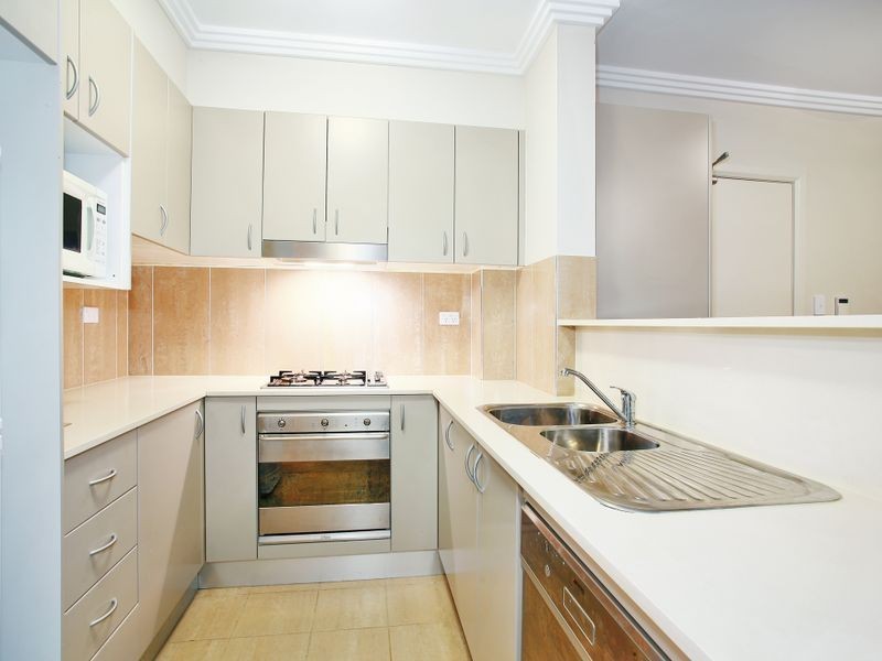 2/46 Pacific Parade, Dee Why NSW 2099