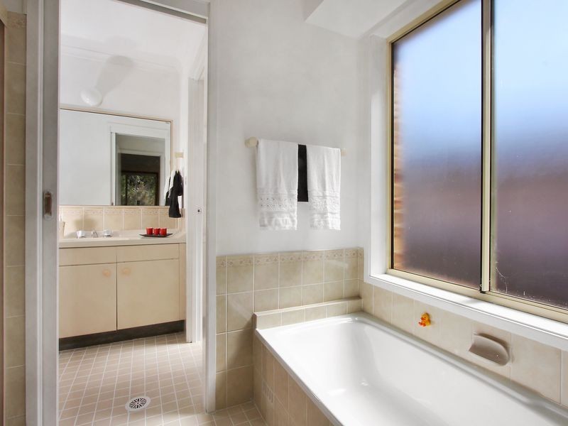 13 Nareen Parade, North Narrabeen NSW 2101