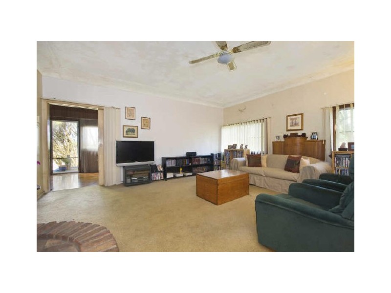 82 Barrenjoey Road, Mona Vale NSW 2103