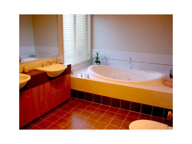 27 Streamdale Grove, Warriewood NSW 2102