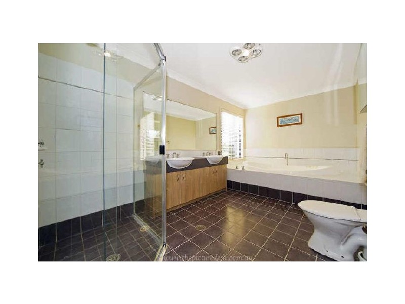 27 Streamdale Grove, Warriewood NSW 2102