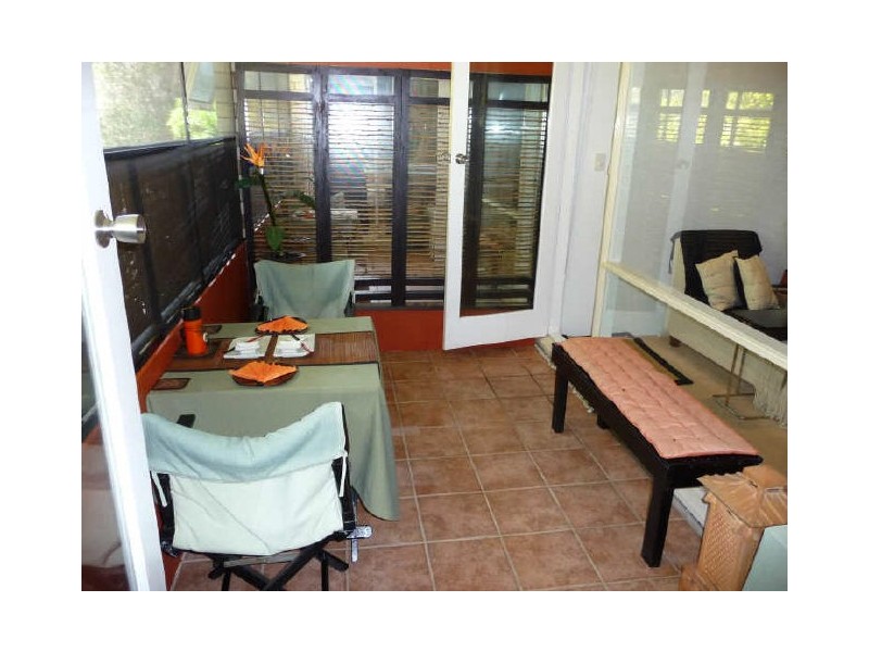 6/4 Grafton Crescent, Dee Why NSW 2099