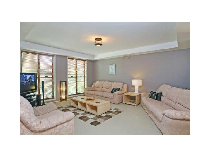 16 Streamdale Grove, Warriewood NSW 2102