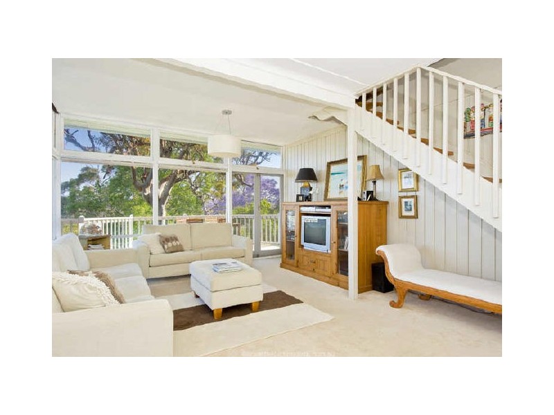 18 Elanora Road, Elanora Heights NSW 2101