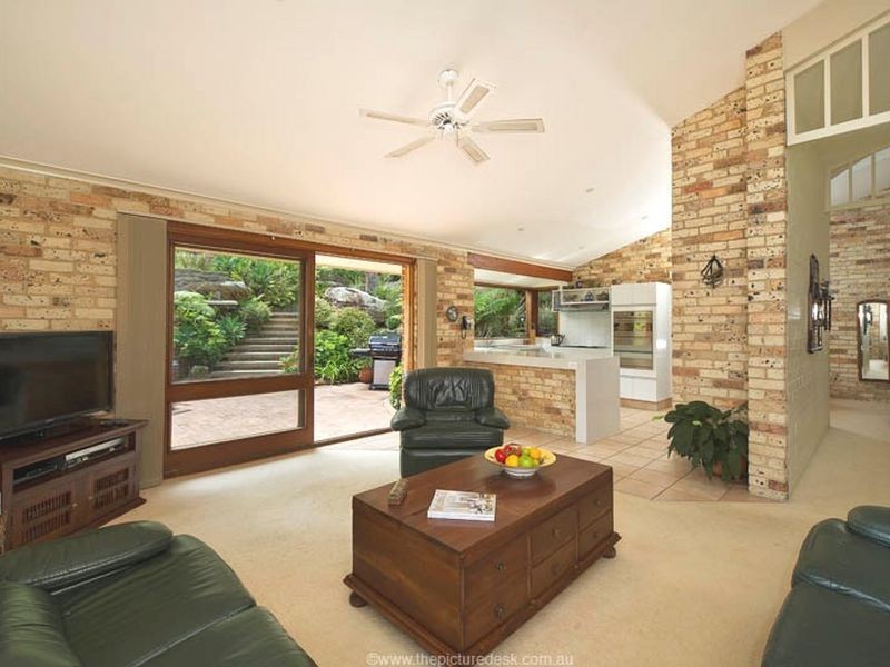 8 Amaroo Avenue, Elanora Heights NSW 2101