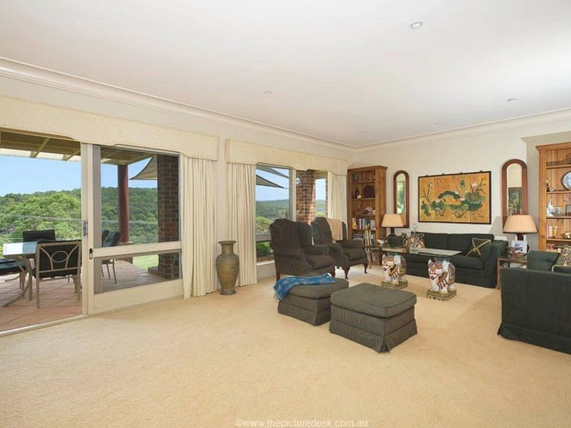 8 Amaroo Avenue, Elanora Heights NSW 2101