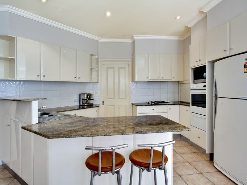 30 Streamdale Grove, Warriewood NSW 2102