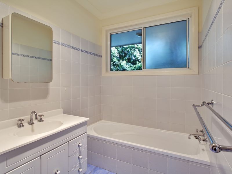 30 Streamdale Grove, Warriewood NSW 2102