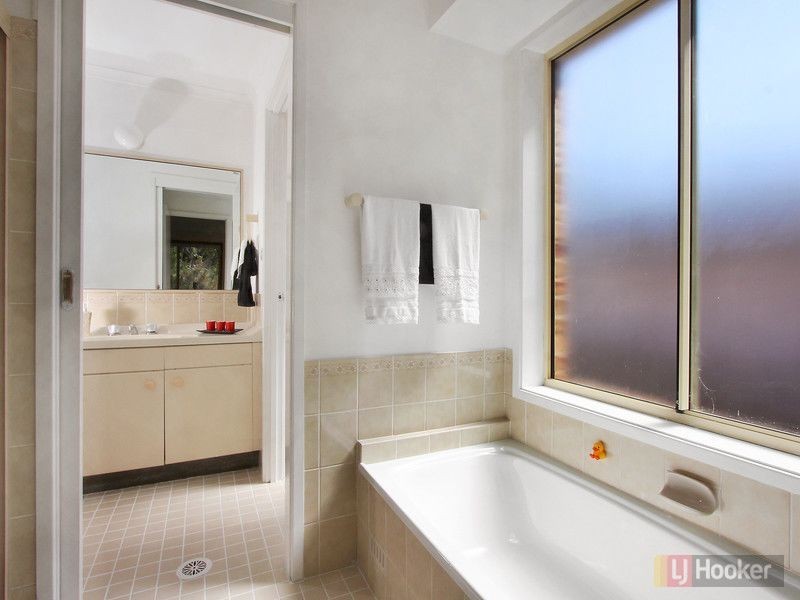 13 Nareen Parade, North Narrabeen NSW 2101