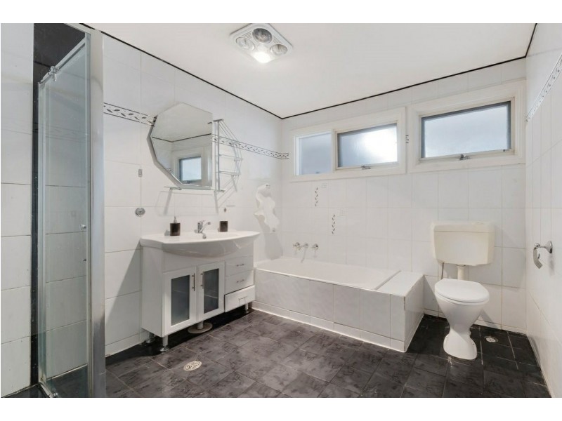 1 Jacaranda Avenue, Bradbury NSW 2560