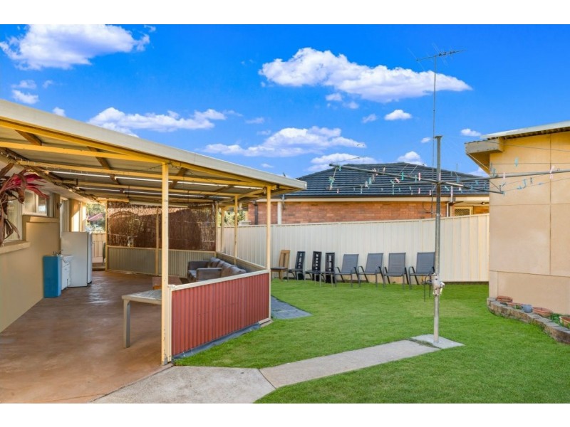 1 Jacaranda Avenue, Bradbury NSW 2560