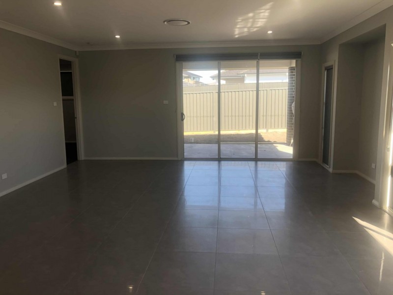 33 Neville Street, Oran Park NSW 2570