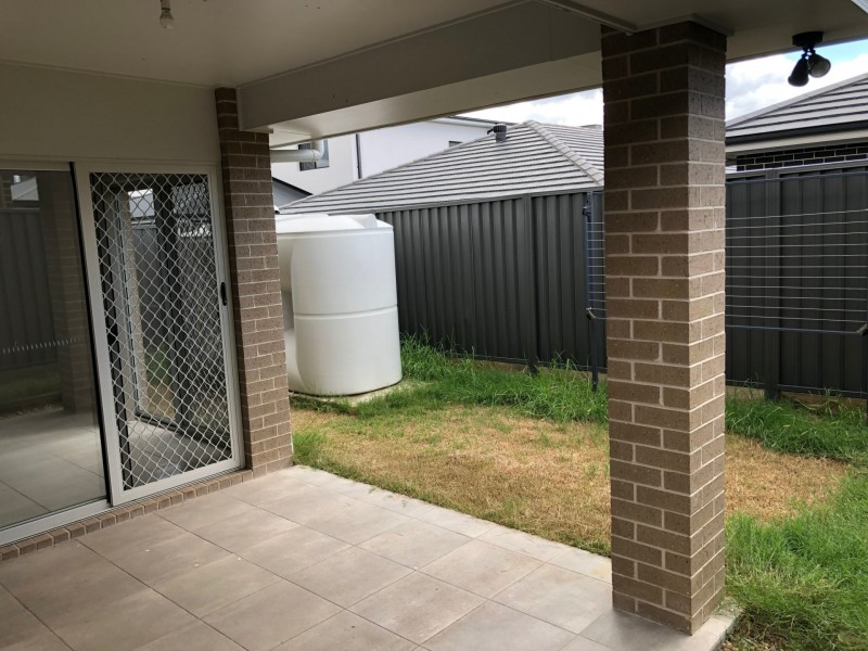 18 Glycine Street, Denham Court NSW 2565