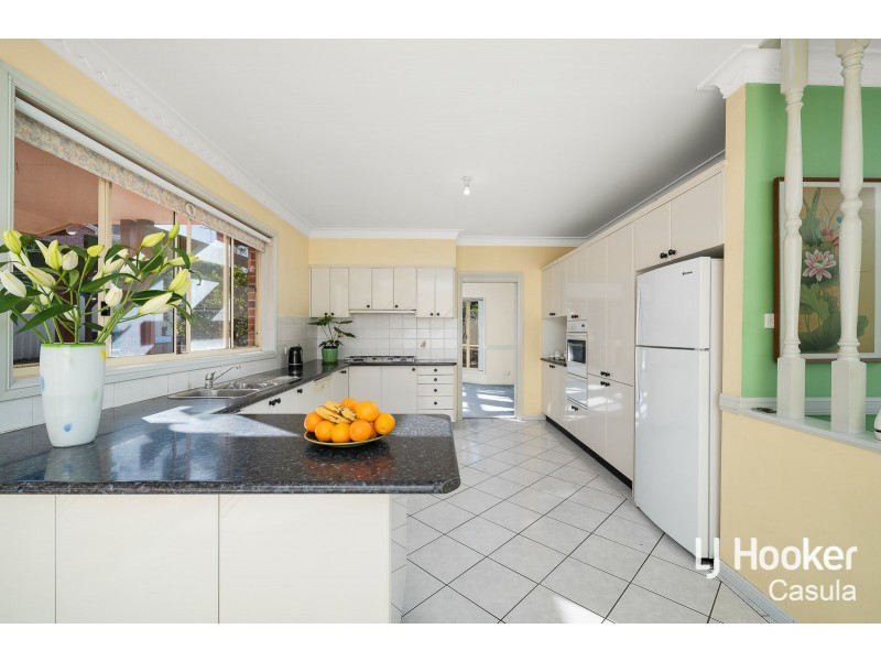 19 Harpur Place, Casula NSW 2170