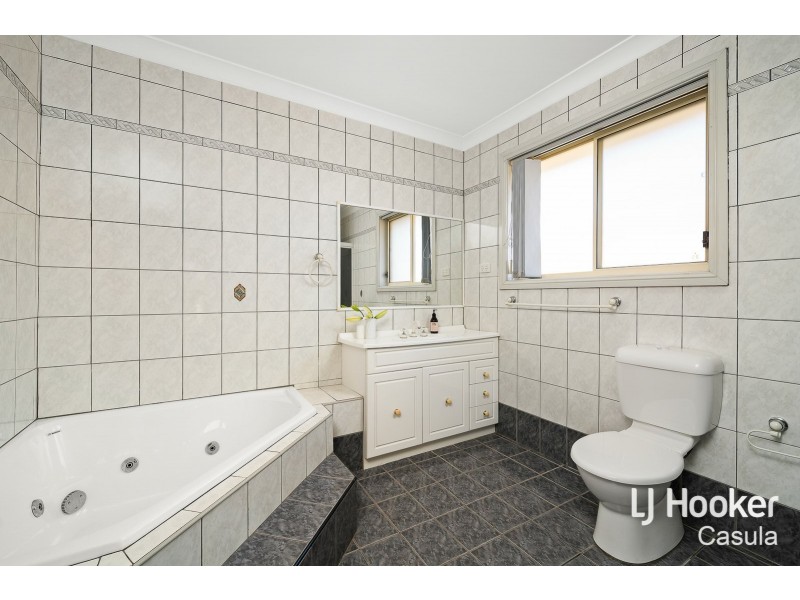 19 Harpur Place, Casula NSW 2170