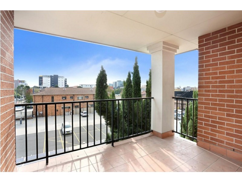 18/96-98 Castlereagh Street, Liverpool NSW 2170