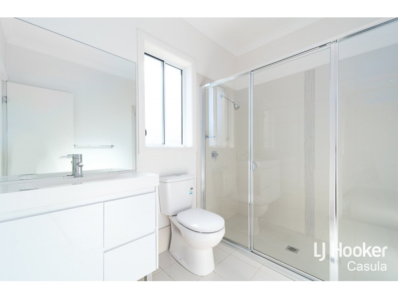 29 Woodroffe Street, Minto NSW 2566