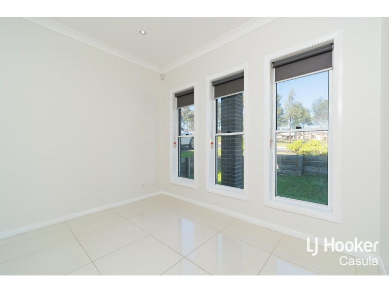 29 Woodroffe Street, Minto NSW 2566