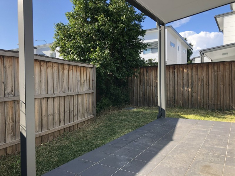 8/73 Sovereign Circuit, Glenfield NSW 2167