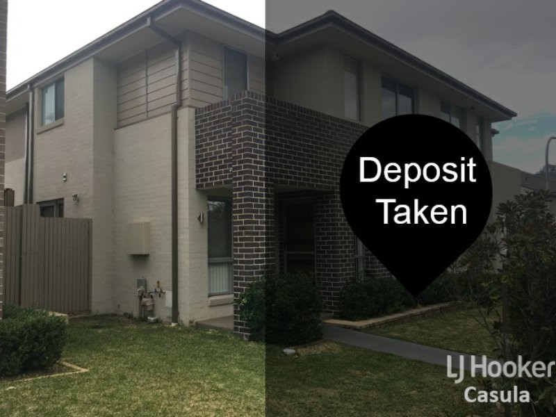25 Three Bees Drive, Glenfield NSW 2167