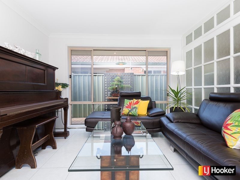 39 Lyndhurst Court, Wattle Grove NSW 2173