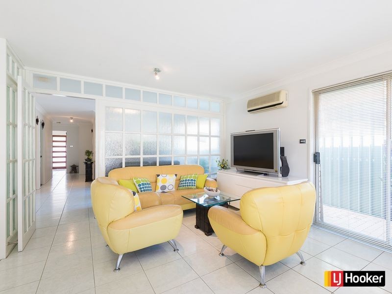 39 Lyndhurst Court, Wattle Grove NSW 2173