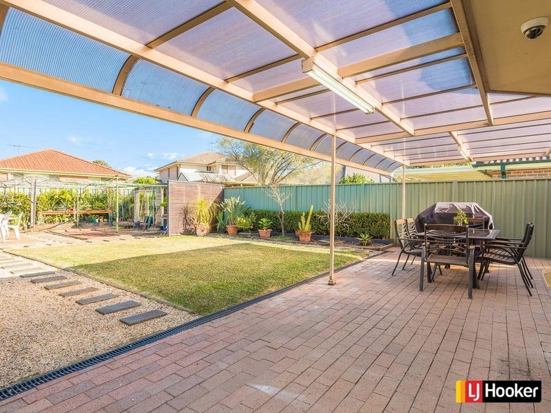 39 Lyndhurst Court, Wattle Grove NSW 2173