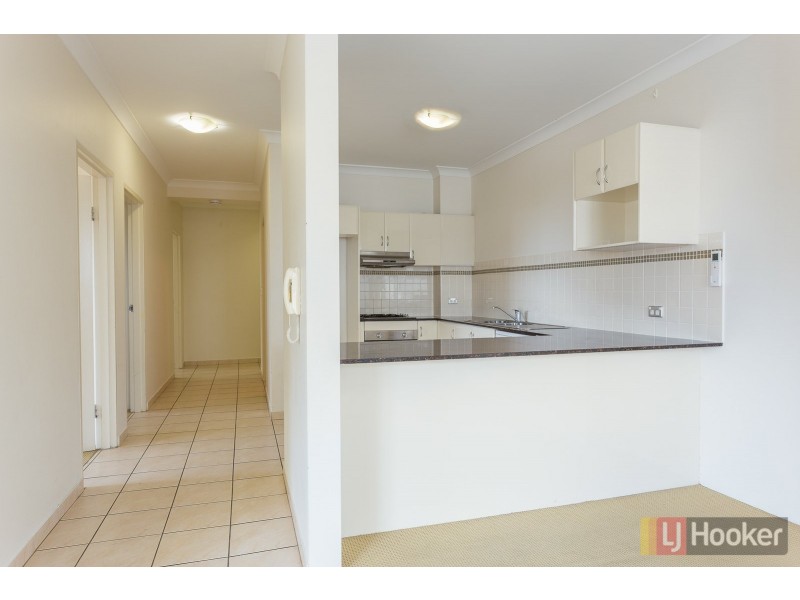 18/8-10 Browne Parade, Warwick Farm NSW 2170