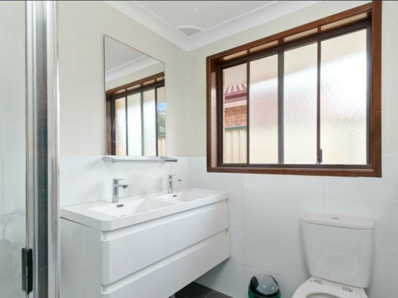 32 Ryder Road, Greenfield Park NSW 2176