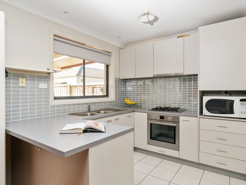 16 Glatton Road, Glenfield NSW 2167