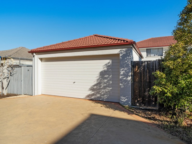 16 Glatton Road, Glenfield NSW 2167