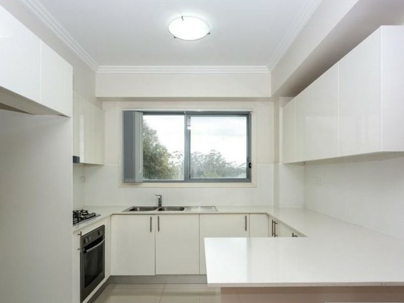 28/2 Kurrajong Road, Casula NSW 2170
