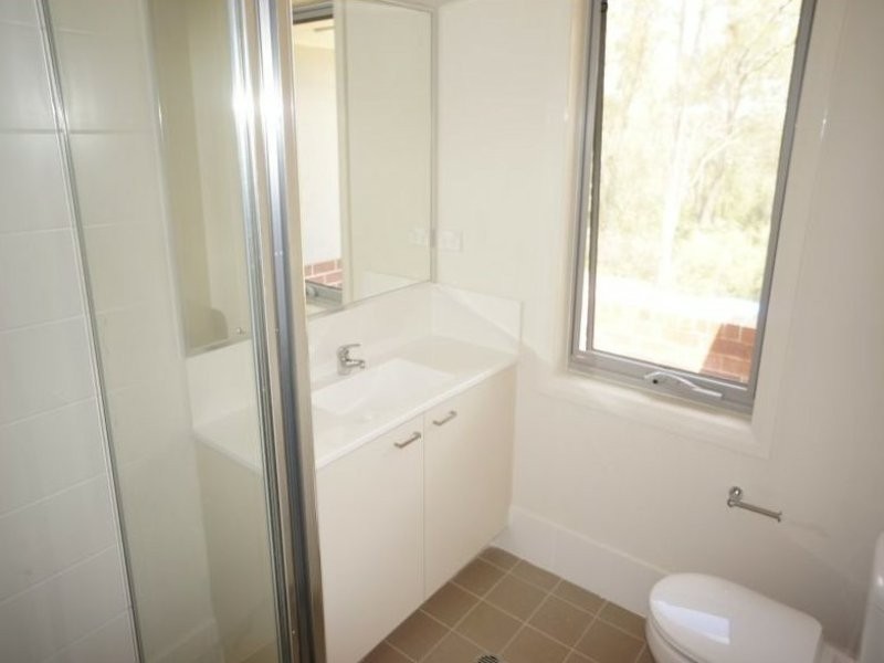 7 Three Bees Drive, Glenfield NSW 2167