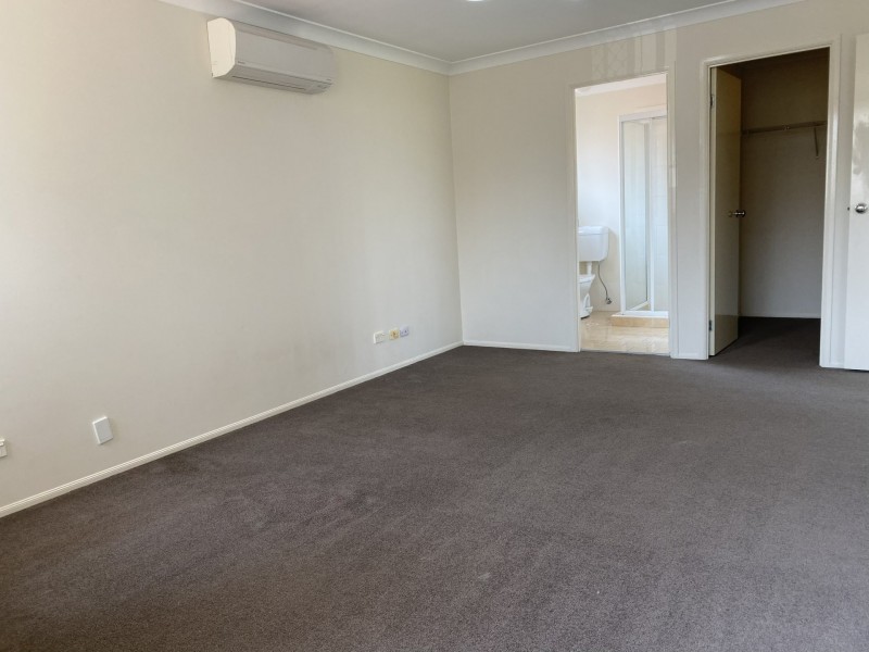 16 McCubbin Place, Casula NSW 2170