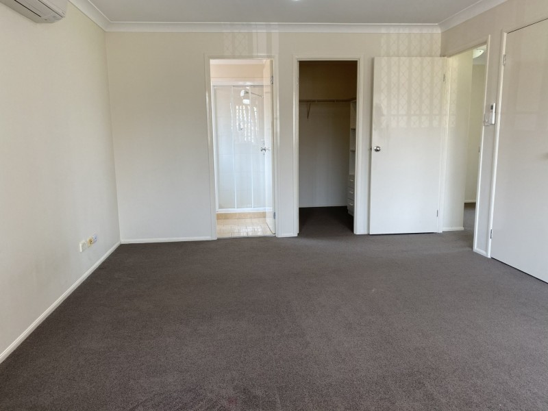 16 McCubbin Place, Casula NSW 2170