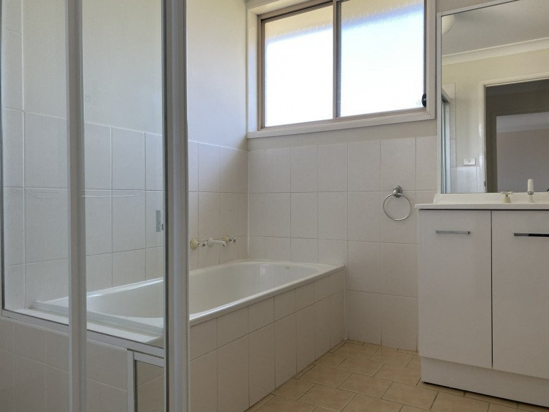 16 McCubbin Place, Casula NSW 2170