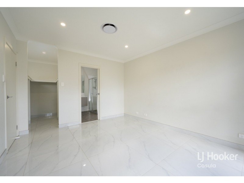 37 Willowdale Drive, Denham Court NSW 2565