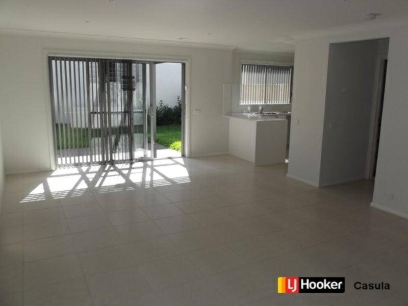37 Three Bees Drive, Glenfield NSW 2167