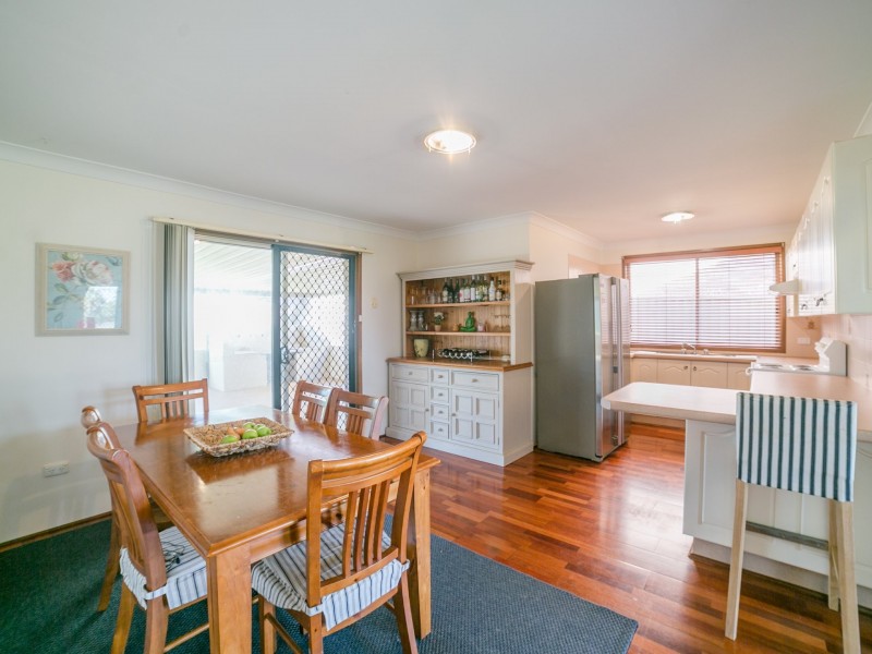 61 Lorenzo Crescent, Rosemeadow NSW 2560