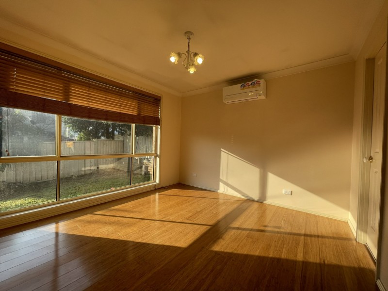 12 Stead Close, Casula NSW 2170