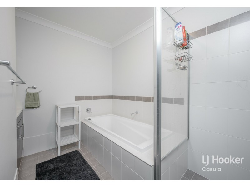 14 Callinan Crescent, Bardia NSW 2565