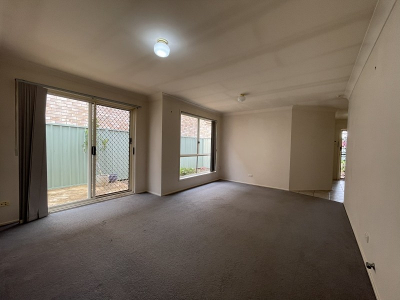 6 Chestnut Crescent, Prestons NSW 2170