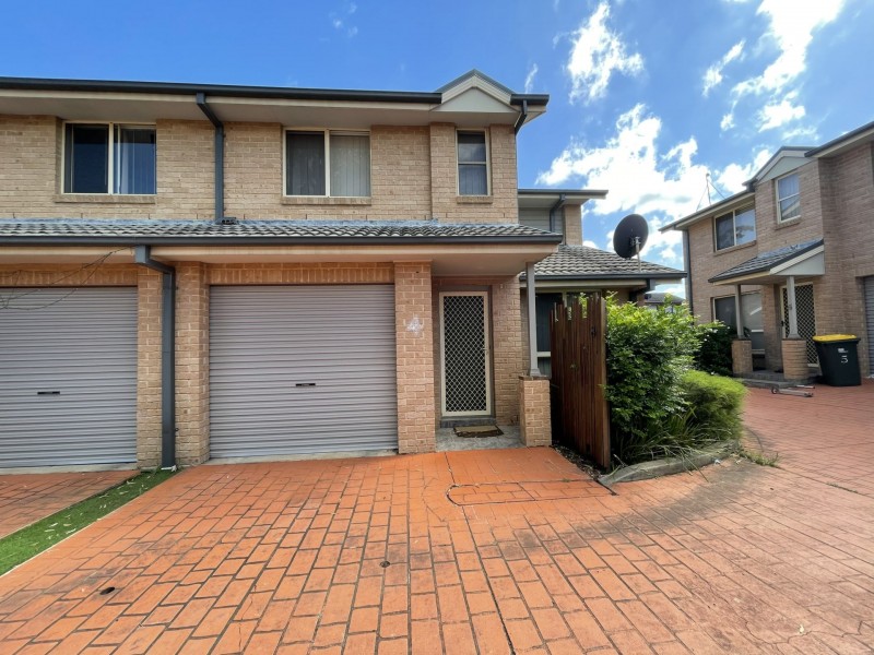 4/12 Johnston Avenue, Lurnea NSW 2170