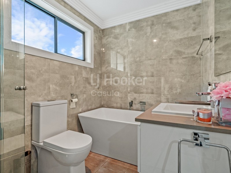 17 Besnard Street, Oran Park NSW 2570
