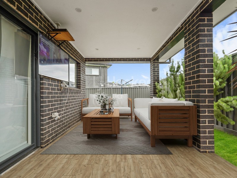 17 Besnard Street, Oran Park NSW 2570