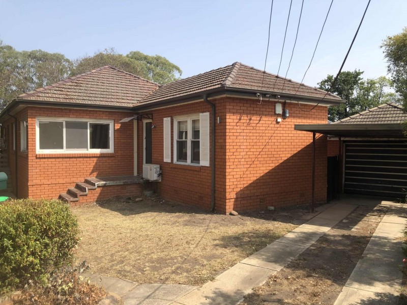 18 Dunmore Crescent, Casula NSW 2170