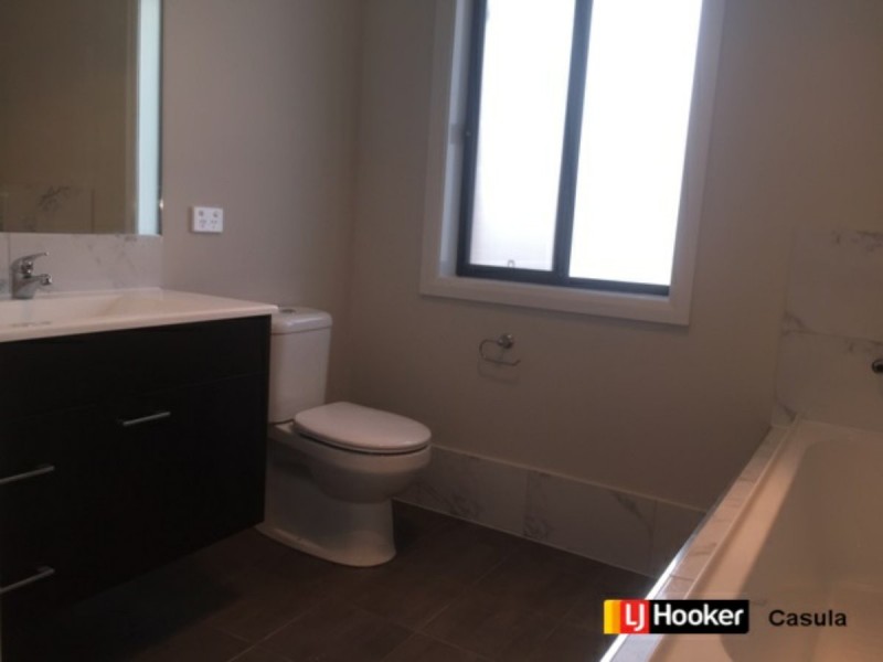 22 Commissioners Drive, Denham Court NSW 2565