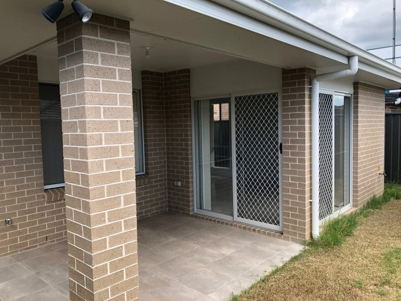 18 Glycine Street, Denham Court NSW 2565