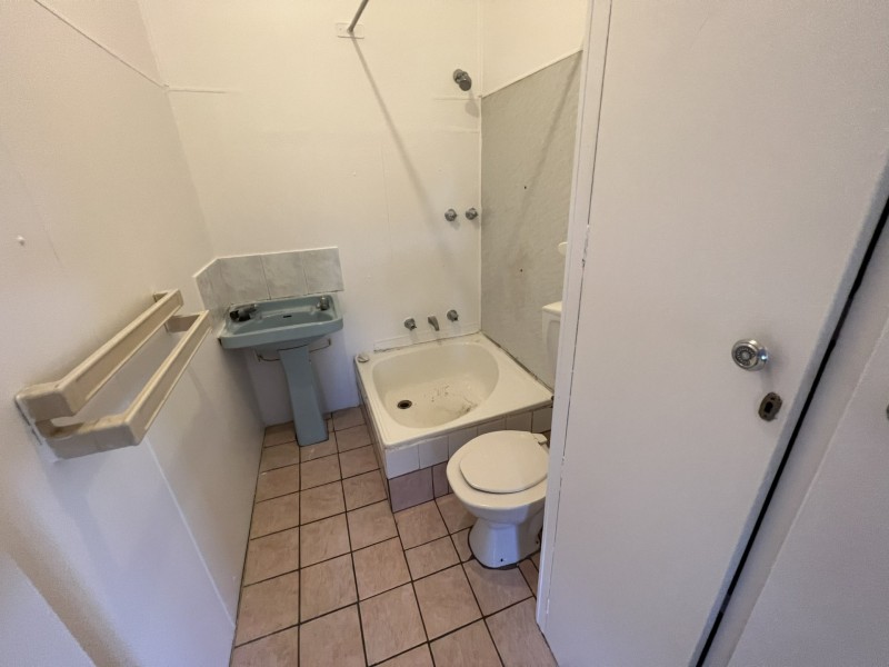7 Alexander Crescent, Macquarie Fields NSW 2564