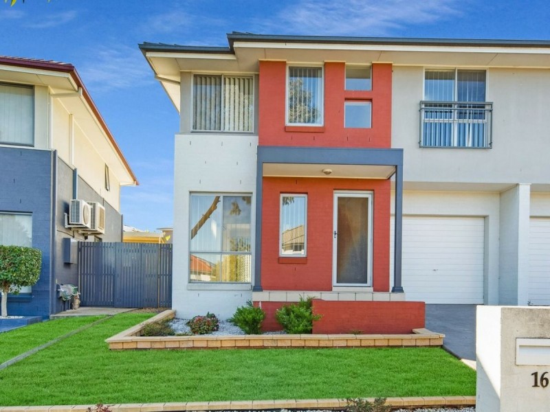 16 Northampton Drive, Glenfield NSW 2167